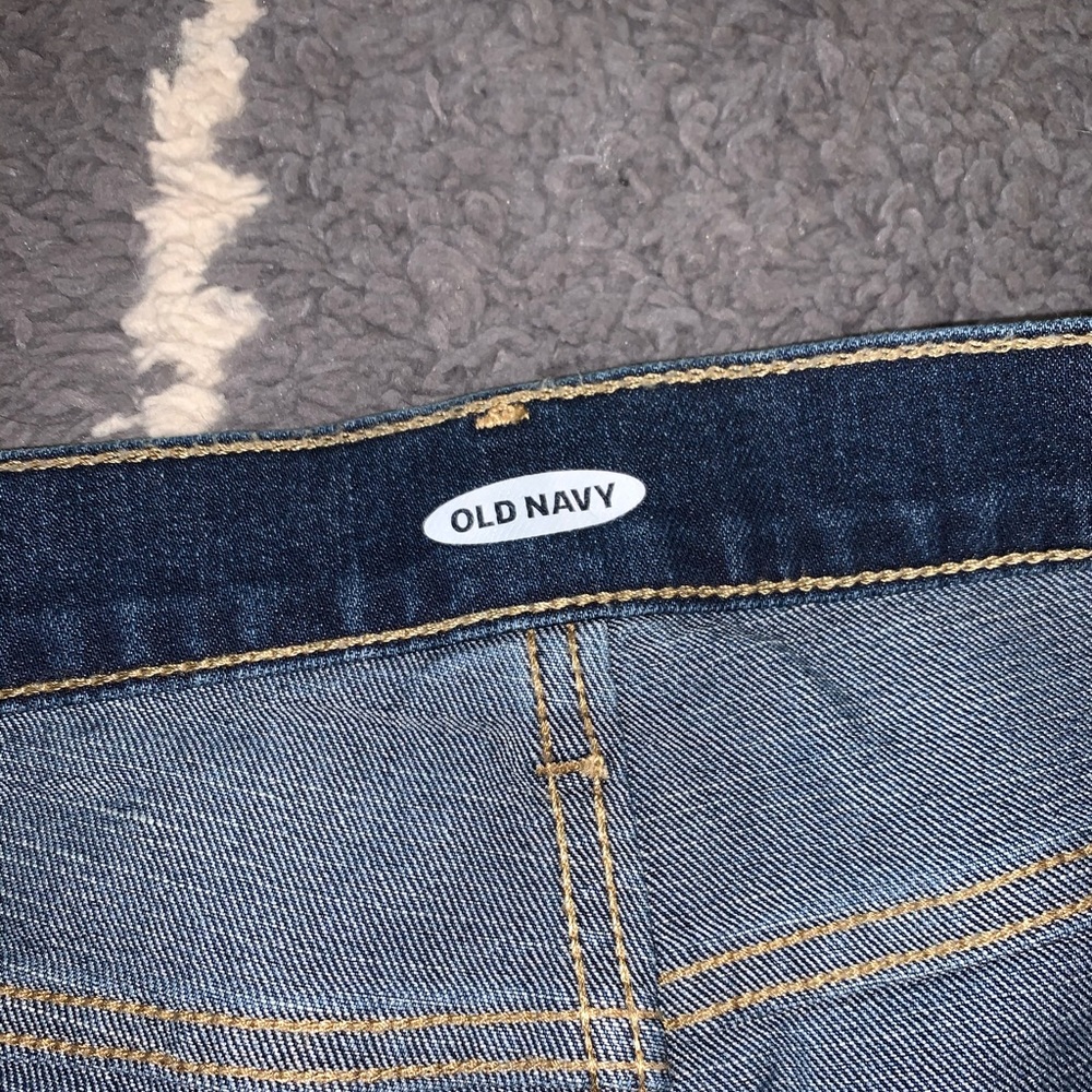 Shorts - Picture 3 of 4